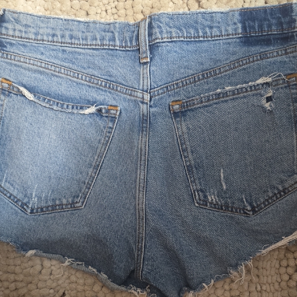 Abercrombie & Fitch Distressed Light Blue High-Rise Denim Shorts - Picture 3 of 4